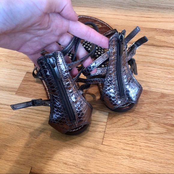 Sam Edelman • Ginger Gladiator Sandals - Picture 5 of 9